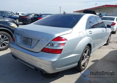 2008 Mercedes-Benz S 63 Amg z USA, uszkodzony, nr VIN WDDNG77X38A144036